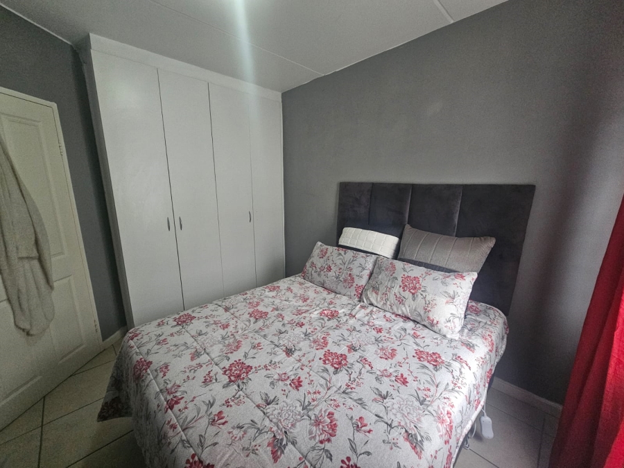 2 Bedroom Property for Sale in Stellendale Western Cape